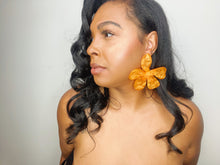 Load image into Gallery viewer, Bloom Floral Earrings