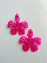 Load image into Gallery viewer, Bloom Floral Earrings