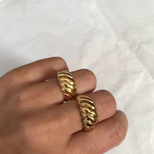 Load image into Gallery viewer, Millie