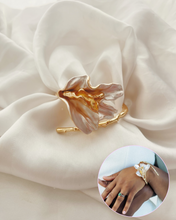 Load image into Gallery viewer, Lillian White Bracelet
